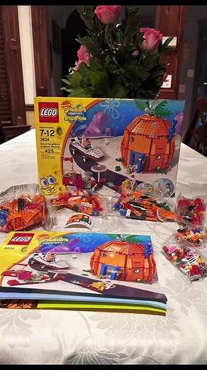 Exploring Bikini Bottom in Lego!