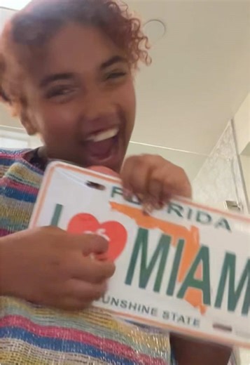 Exciting New Vlog from Laylavlogs on South Beach