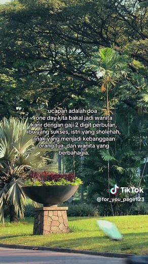 One Day Kita Akan Jadi Wanita Karir dengan Gaji 2 Digit