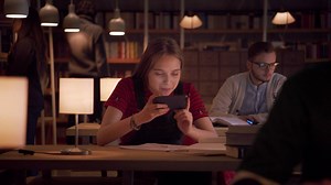 40K views · 188 reactions | Cine e cuminte și își face temele la timp face mai mult net! Descarcă Net Primești: https://goo.gl/wBCKmJ | Vodafone Romania | Facebook