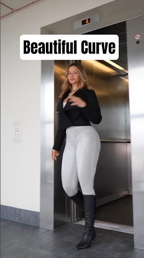 Effortless Black & White Elegance | Chic Office to Evening Outfit #ElegantFashion #OOTD #Lookbook