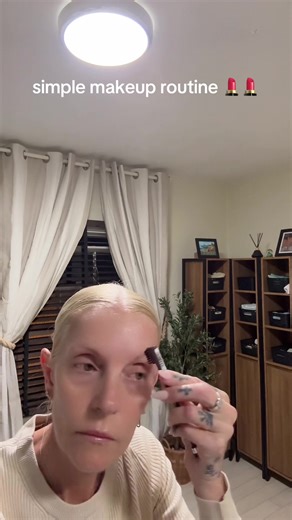 Simple makeup routine 💄 #makeup #makeuptransformation #grwm #genx #fyp