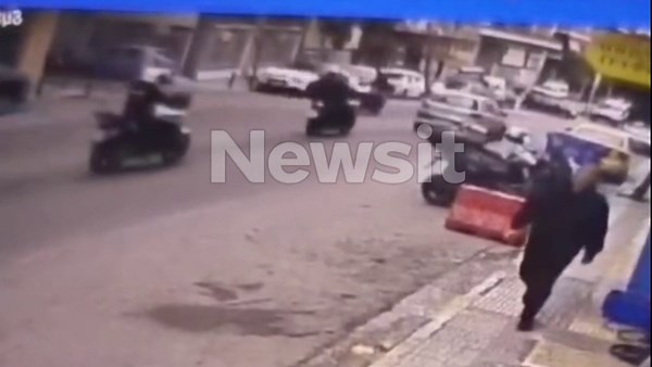 Σύλληψη τράπερ στα Πατήσια: Η στιγμή της καταδίωξης από την ΕΛΑΣ - Δείτε βίντεο