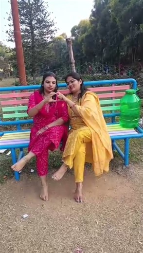 Best Friend Poses || pose #shorts || #my click #babita #ytshorts🤝
