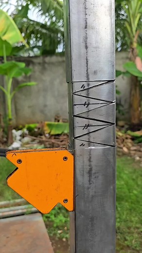 90° Manual Bending Technique for Square Tube Fabrication