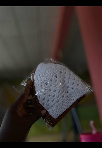 Ramadhan is only a few days away and I curated this super functional set after a client requested that I pack such for her husband. This gentlemen set is not only thoughtful, but intentional 🧢 Handmade fitted Kufi cap 📿 Dhikr tally counter 🧴 6ml perfume oil (attar) All gift-ready, all intentional. price: ₦8,500 (worth almost ₦10k separately) Would you gift this to someone this Ramadan? YES or NO in the comments 👇 #muslimmen #ramadangifts #ayizcrochet #crochetcap #nigeria