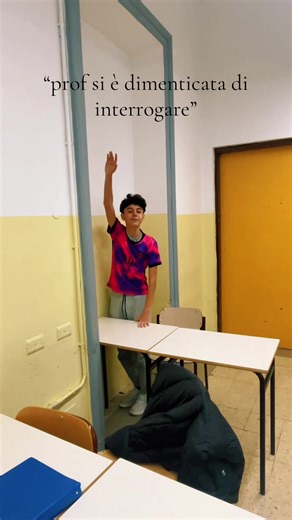 “prof si è dimenticata di interrogare”#school#prof#interrogazione#classe#italy
