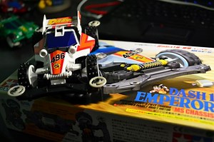 OtoToys: Serunya Merakit Tamiya Mini 4WD Dash-01 Emperor, Asyik Nih Buat Nostalgia Anak 1990-an - Gridoto