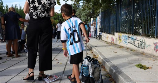 Κυκλοφοριακή Αγωγή: Τι πρέπει να προσέχουν οι μαθητές στο δρόμο για να είναι ασφαλείς (Video)
