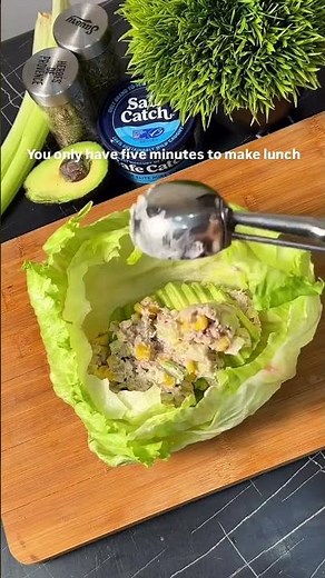 Easy High-Protein Tuna Salad Lettuce Wraps 🥬🐟