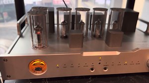 想起两年前第一次在成都海帆音频馆邂逅的奥利Allnic D5000 DHT（直接加热）胆解码！他家输出有或无牛/电容都各有特色，更厚实/肉感vs更大声场/干净