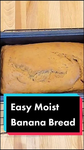 Easy Moist Banana Bread. #banana #bananabread #easybananabread #foodtik #baking #food #foryou #foryoupage