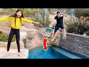 TXUNAMY THROWS iPAD INSIDE THE SWIMMING POOL!! | Familia Diamond