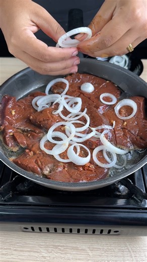 Soft, juicy and very easy to make liver with onions! | YumMakers