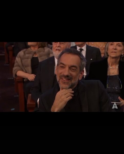 #BoonJoonHo es el Ganador a Mejor Director en los Oscars2020 por su trabajo en #Parasite El ganador dedicó su discurso para dejar en claro su admiración por #Scorsese y #Tarantino con total humildadPresentado por #SpikeLee Nominados #SamMendes por #1917#ToddPhillips por #Joker#QuentinTarantino por #OnceUponATimeInHollywood #MartinScorsese por #TheIrishman
