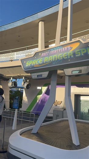 Buzz Lightyear Space Ranger spin ￼review #disney #magickingdom #waltdisneyworld