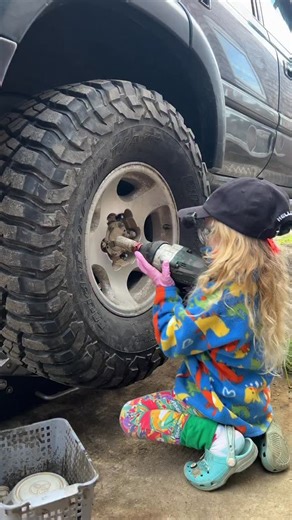 Arran & Evie ⛺️Outnumbered Overlanding 🚙 on Instagram: "Brake change time with the tiny mechanic #mechanic #fix #explore #car #landcruiser"