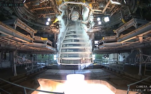 RS-25在斯坦尼斯进行了长达615秒，额定推力111%的静态点火测试。