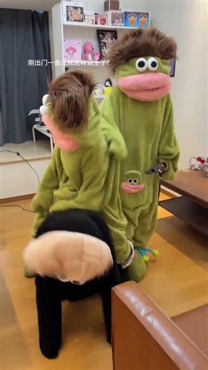 This pajamas is also quite abstract.