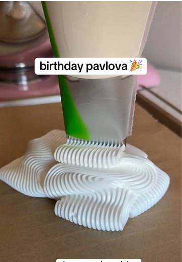 Make a Delicious Pavlova for Any Occasion