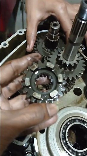 Dog clutch in Engine | clutch plate| friction| torque| manual transmissions| gear box| #shorts