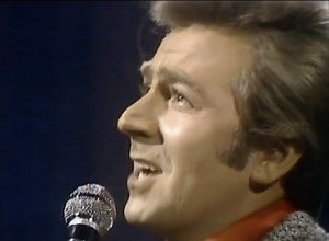 ‘Ultimate entertainer’ Des O’Connor dies aged 88