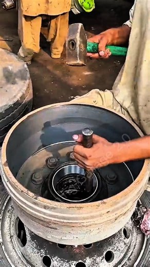 Rear wheel hub repair — back on the road, stronger #reels #mechanic #mechanical #work | Helping Garage 2.0