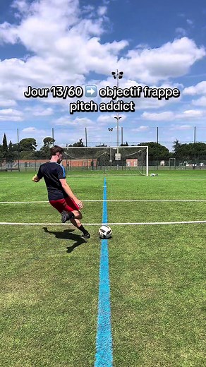 Jour 13/60 ➡️ objectif frappe pitch addict #foot #footballtiktok #frappe #defi
