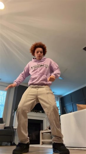 ᴅʀᴇᴡ 🧑🏼‍🦰 on Instagram: "I think im addicted to this dance already 😭💯 (dc:me) | follow @drewjeeezy for more content 🕺🤞🏼 #explore #fyp #reels #dance #streetwear"