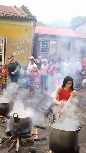 22K views · 19K reactions | Surthy Cooks brindó ayuda a más 500...