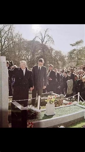 111K views · 1.7K reactions | Reggie Kray pays a visit to Frances Shea, his wife’s grave while at his brother’s funeral in Chingford Mount Cemetery. | The Kray Brothers | Facebook