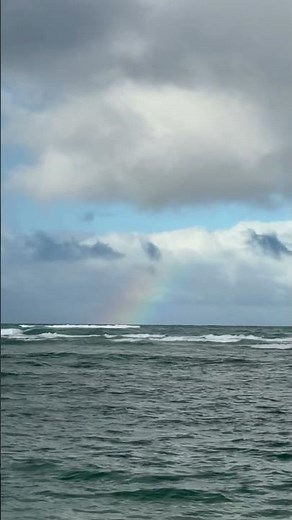 🌈 Rainbow Over Hawaii in 4K | Relaxing Ocean Waves at Kaʻaʻawa Beach Park, Oahu 🌊 #trending