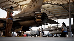 US Airforce F-16 Takes Off