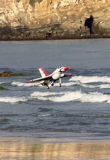 FMS F16 High Alpha Landing at the Beach