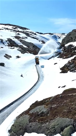 Engr Jebran khan on Instagram: "Clearing Road From Snow #construction #civilengineering #trending #snowclear"