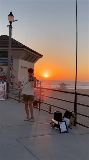 11-2-25 ~ Tonight's musical sunset at the Huntington Beach Pier. 🎶🌅 Feel free to comment & share.🤙View more HB Sunsets here. https://johnminarphotography.darkroom.com/collections/surf-sunsets . . #HuntingtonBeach #livemusic #HuntingtonBeachPier #SunsetVibes #CaliforniaSunset #PacificCoast #SoCalSunset #BeachPhotography #PalmTreesAndSunsets #GoldenHourGlow #CoastalBeauty #VisitCalifornia #OCBeaches #SurfCityUSA #SunsetLovers #OceanView #BeachLife #WanderCalifornia #NaturePhotography #WestCoast