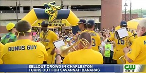 Sellout crowd takes in Charleston Dirty Birds hosting Savannah Bananas