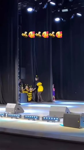 Artist_Dance_Community on Instagram: "Follow @artist_dance_community_ for more amazing dance videos . . . . . . . . #dance #reels #viral #reelsinstagram #trendingreels"