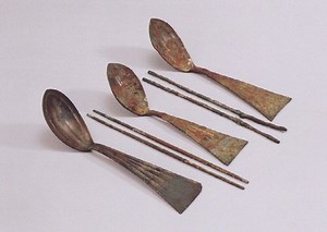 Why do Asians eat with big spoons? [2025] | QAQooking.wiki