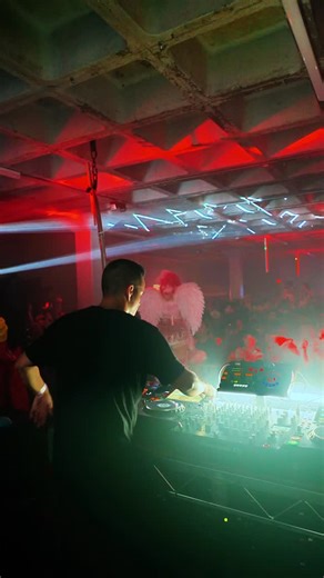 27 reactions | GOLDEN-HUNTER/X (ROAMY REMIX) OUT NOW ON SOUNDCLOUD FREE DOWNLOAD LEGENDS.. : : : : : . #ROAMY #rommii #edc #housemusic #losangeles #housemusicdj #housemusicproducer #edm #originalroamy | Roamy | Facebook