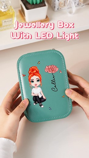 ✨ Surprise her with a touch of elegance! Personalized Cartoon Character Birth Flower Jewelry Box with LED Makeup Mirror. A perfect gift for women who adore uniqueness! 💖 | Callie Gifts