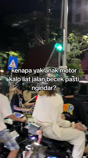 Kenapa Anak Motor Ngindar dari Jalan Becek?