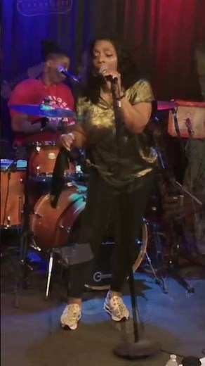 Tish & The Mizzbehavin Band - Sweet Home Chicago