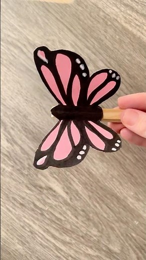 ✂️ Easy Butterfly Craft for Kids – Flapping Wings! 🦋