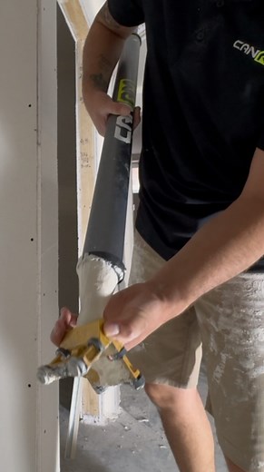 1.1K reactions · 26 shares | Goldcor Outside applicator works awesome to install corner bead ! Perfect mud application  #satisfying #mudding #drywall #taper #fyp #reels | Urumex_Drywall | Facebook