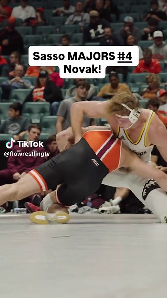 #27 Sonny Sasso majors #4 Joey Novak 12-2 😳 #nationalduals sponsored by @Paycom