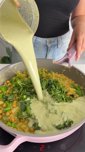 High-Protein Dinner Recipes—These 5 plant-based dinners pack 30–37 g of protein per serve and plenty of fiber to keep you full and energized. You can find the recipes in the comments 💕 #highproteinrecipes #plantbaseddinner #easyveganmeals #healthyvegan #veganprotein | Plantbaes