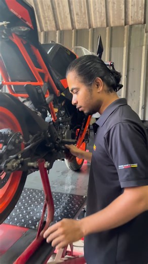 DDR.performance on Instagram: "RC200 common oil issue, check it out 👆 If any service or motorcycle related Spareparts bookings - contact 8137855920 or 6235378288 #ktmlovers #ktmrc200❤️ #ktmrc200 #duke200😍 #duke250❤️"