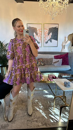 Discover your BEST colors…… 🖤Create your BEST iconic style with a color analysis 🖤Your Color Palette NEVER changes! 🖤Color Analysis will show you your best possible and your worst possible colors! 🖤You will know which colors to invest in and shopping 🛍️ will be simplified! 🖤A color analysis will help you remounts with makeup 💄 choices Create a wardrobe and look that works cohesively together and have more looks with LESS pieces! Knowing your BEST does something magical to your personal st