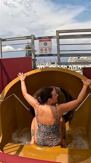 The Land of Legends’ Deep Dive | Steep Drop, Speed & Splash! 💦#waterslide #aquapark #viralshorts